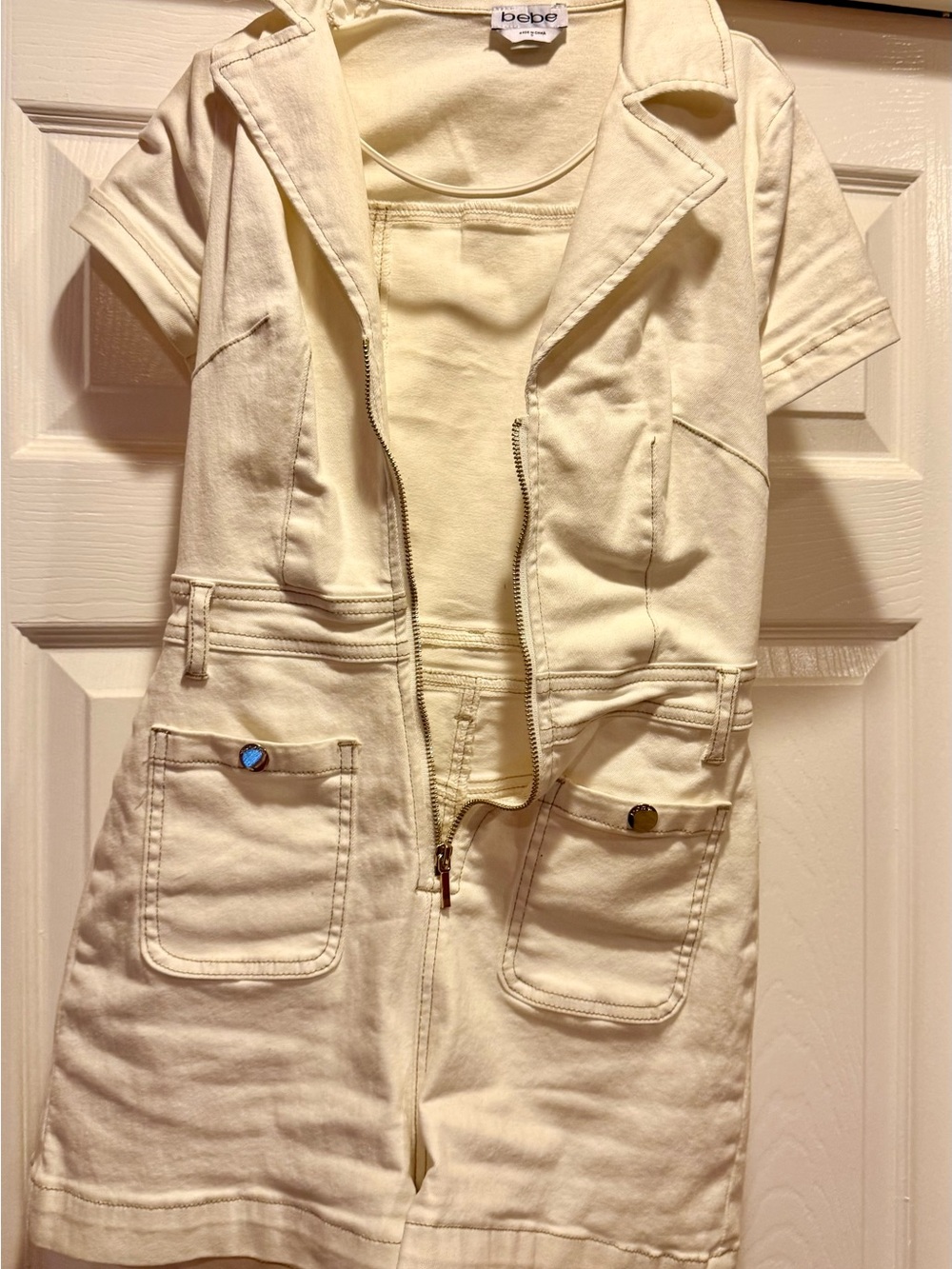bebe Cream Short-Sleeve Zip Utility Jacket